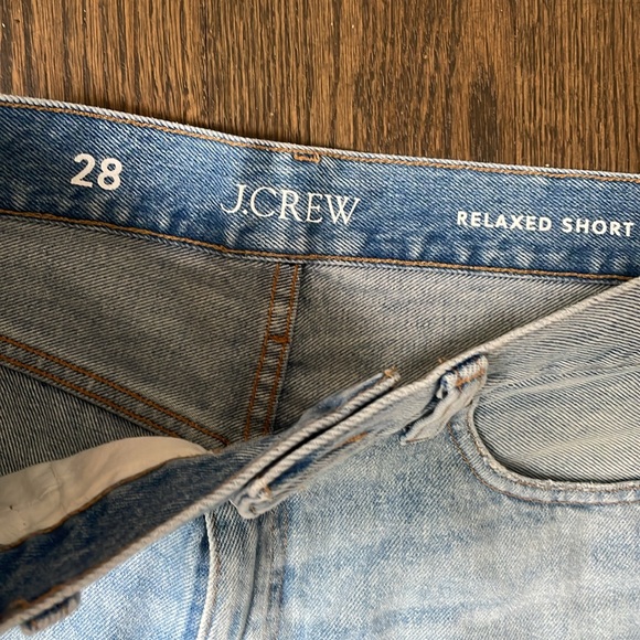 Womans light Denim Jean Shorts Size 28 - Picture 2 of 4